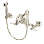 Rohl Acqui Mezcladora de Cocina Tipo Puente de Pared con Aspersor Lateral y Surtidor de Columna - Palanca de Porcelana Blanca - Níquel Pulido