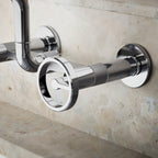 Kohler Billet — Mezcladora de Cocina tipo Puente de Pared con Manijas Redondas — Ambientación 2