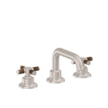California Faucets Descanso 8" Llave de Lavabo de 3 Orificios para Cubierta, con Dos Manerales - Manija de Teca - Níquel Satinado