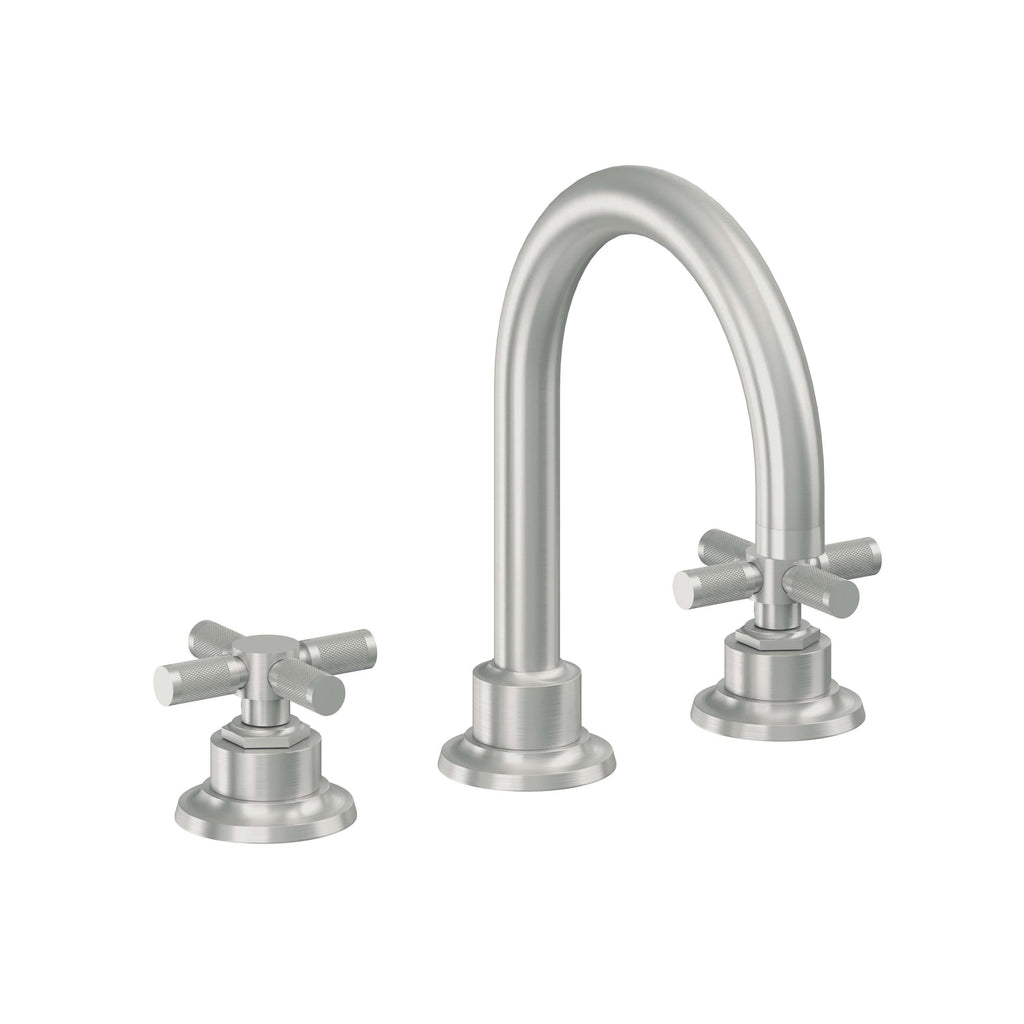 California Faucets Descanso 8" Llave de Lavabo de 3 Orificios para Cubierta, con Dos Manerales - Manija Moleteada - Cromo Satinado