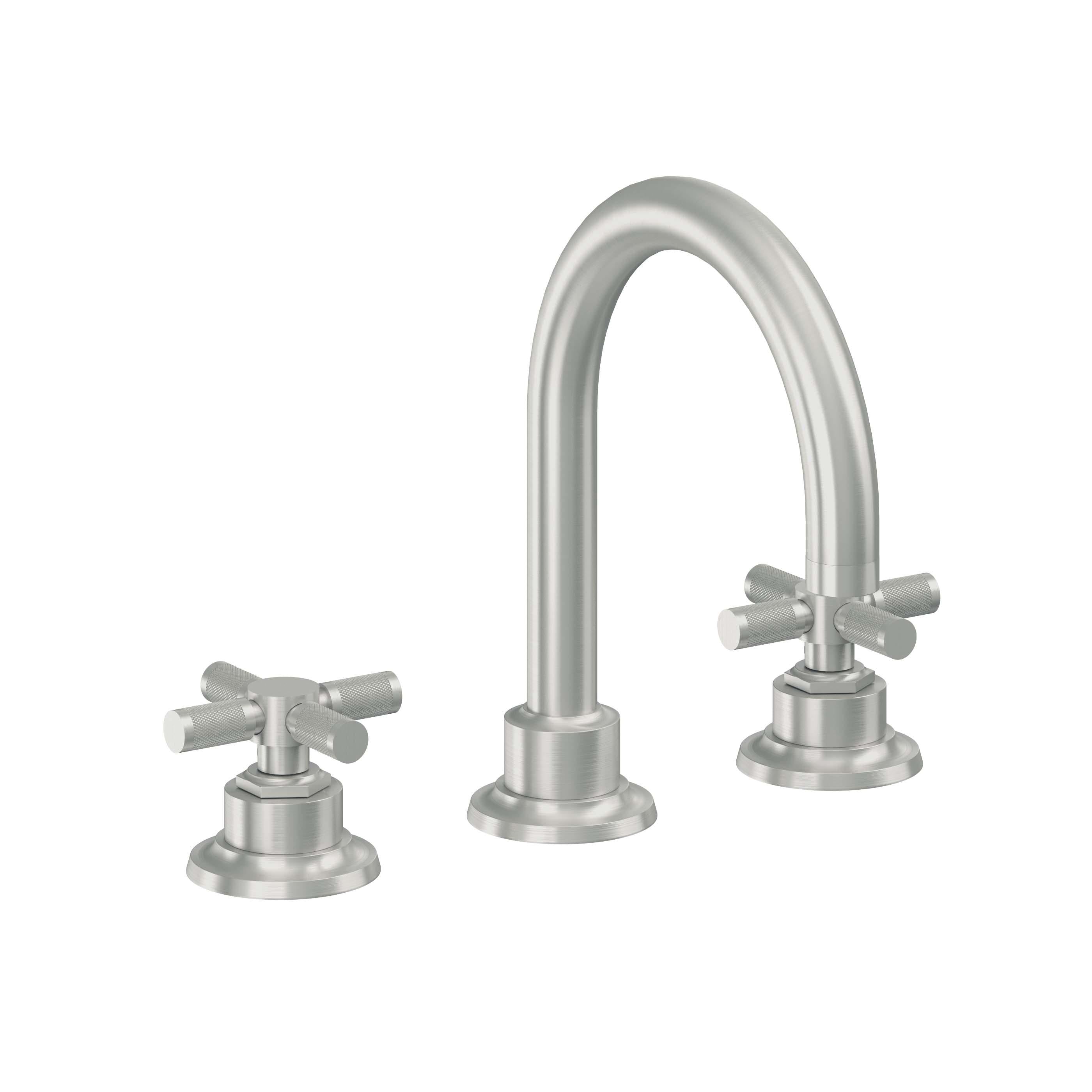 California Faucets Descanso 8" Llave de Lavabo de 3 Orificios para Cubierta, con Dos Manerales - Manija Moleteada - Cromo Satinado