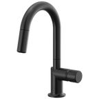 Brizo Odin Mezcladora Prep Extraíble — Surtidor en Arco — Negro Mate — Perilla Metálica