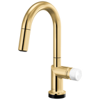 Brizo Odin Mezcladora Prep Extraíble SmartTouch® — Surtidor en Arco — Oro Pulido — Perilla de Mármol Blanco