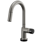 Brizo Odin Mezcladora Prep Extraíble SmartTouch® — Surtidor en Arco — Acero Luxe — Perilla con Cristal Negro