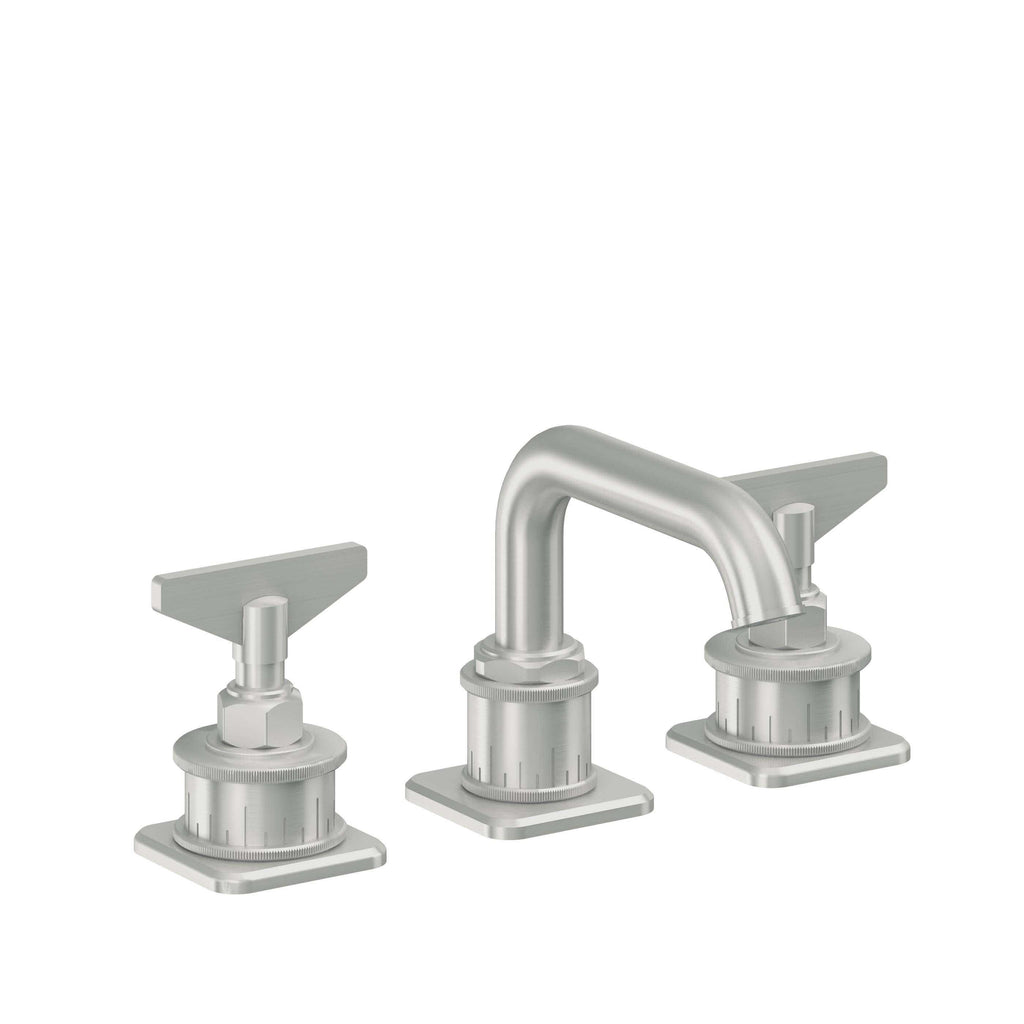 California Faucets Steampunk Bay 8" Llave de Lavabo de 3 Orificios para Cubierta, con Dos Manerales - Pico Quad Bajo - Cromo Satinado