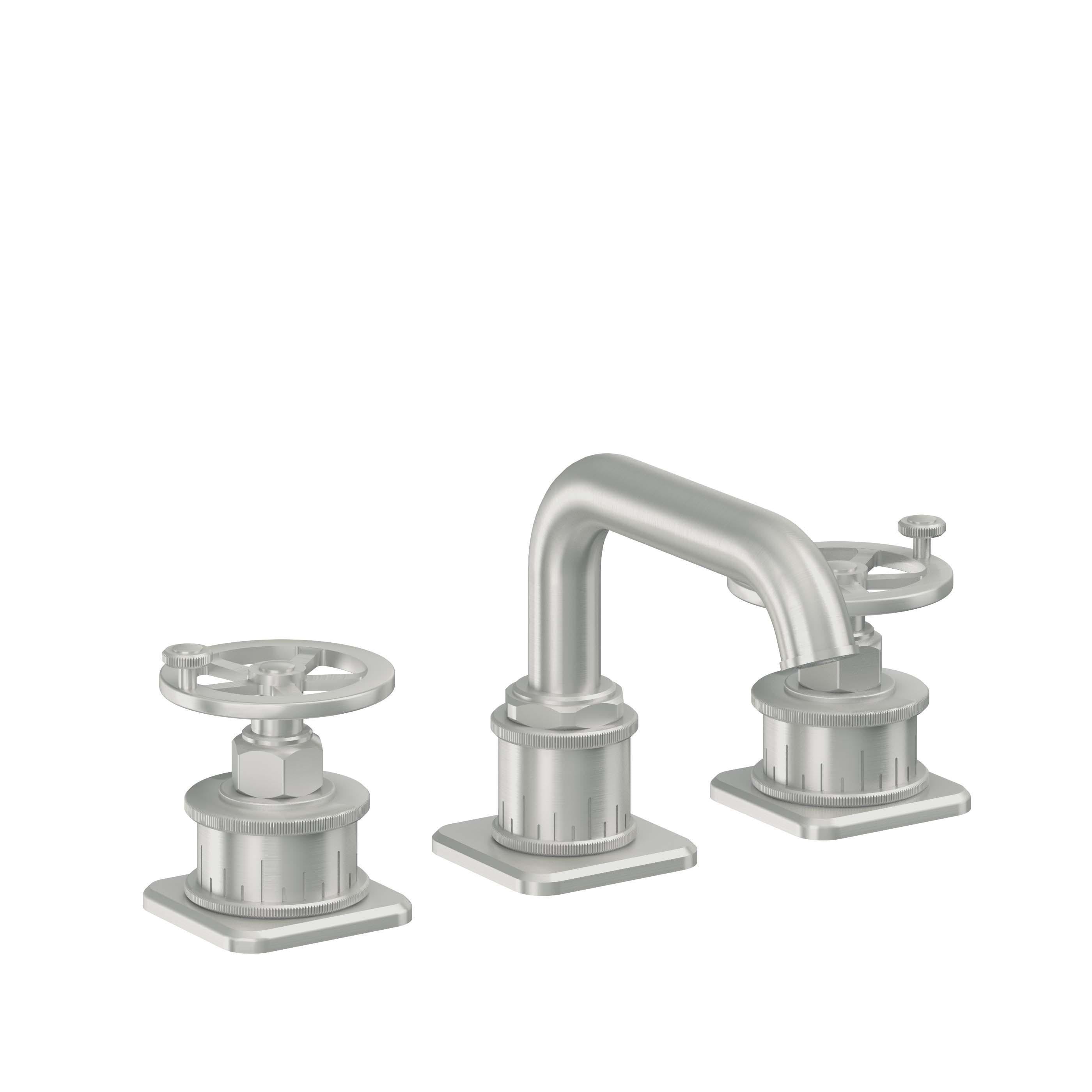 California Faucets Steampunk Bay 8" Llave de Lavabo de 3 Orificios para Cubierta, con Dos Manerales - Pico Quad Bajo - Cromo Satinado