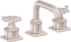 California Faucets Steampunk Bay 8" Llave de Lavabo de 3 Orificios para Cubierta, con Dos Manerales - Pico Quad Bajo - Níquel Satinado