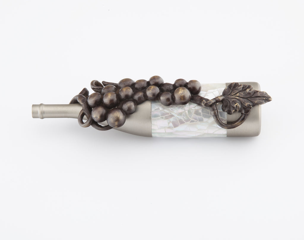 Schaub Jaladera Wine Bottle Grapes Mother Pearl Center Call, 1-1/2" cc — Níquel Satinado