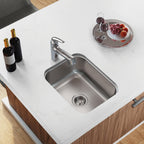 Elkay Tarja Dayton® Acero Inoxidable 16" x 20-1/2" x 8" de Un Tazón de Bar Bajo Cubierta — ambiente de cocina