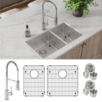 Elkay Tarja Crosstown® Calibre 18 Acero Inoxidable 31-1/2" x 18-1/2" x 9" 60/40 de Dos Tazones Bajo Cubierta (Kit con Llave Rejilla de Fondo y Drenaje) — ambiente de cocina
