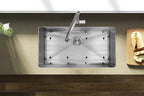 Elkay Tarja Crosstown® Calibre 16 Acero Inoxidable 32-1/2" x 18" x 10" de Un Tazón Bajo Cubierta (Kit) — ambiente de cocina