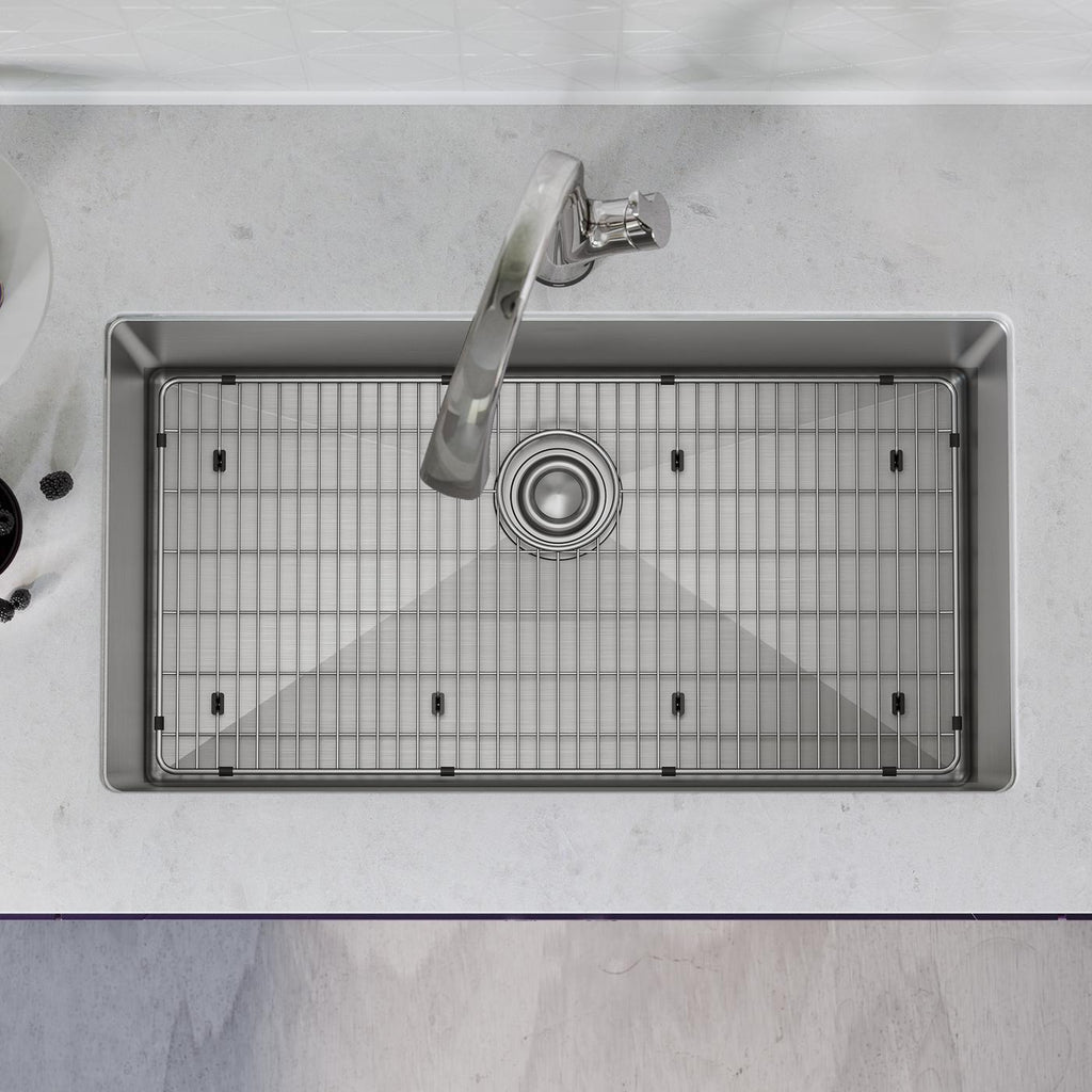 Elkay Tarja Crosstown® Calibre 16 Acero Inoxidable 32-1/2" x 18" x 10" de Un Tazón Bajo Cubierta (Kit con Llave Filtrada) — ambiente de cocina