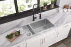 Elkay Tarja Crosstown® Calibre 16 Acero Inoxidable 32-1/4" x 18-1/4" x 10" 30/70 de Dos Tazones Bajo Cubierta — ambiente de cocina