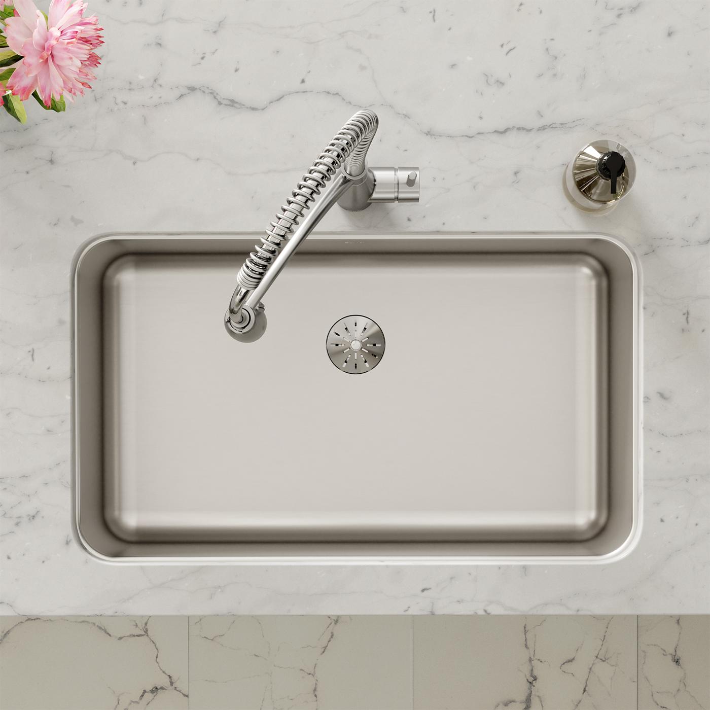 Elkay Tarja Lustertone® Classic Acero Inoxidable 30-1/2" x 18-1/2" x 10" de Un Tazón Bajo Cubierta with Perfect Drain® — ambiente de cocina