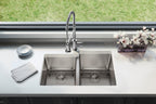 Elkay Tarja Lustertone Iconix® Calibre 16 Acero Inoxidable 31-1/4" x 20-1/2" x 9" de Dos Tazones Bajo Cubierta (Kit) with Left Perfect Drain® — ambiente de cocina