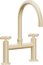 California Faucets Descanso Llave de Cocina Tipo Puente Industrial - Pico en Arco - Latón Satinado