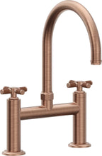 California Faucets Descanso Llave de Cocina Tipo Puente Industrial - Pico en Arco - Cobre Antiguo Mate