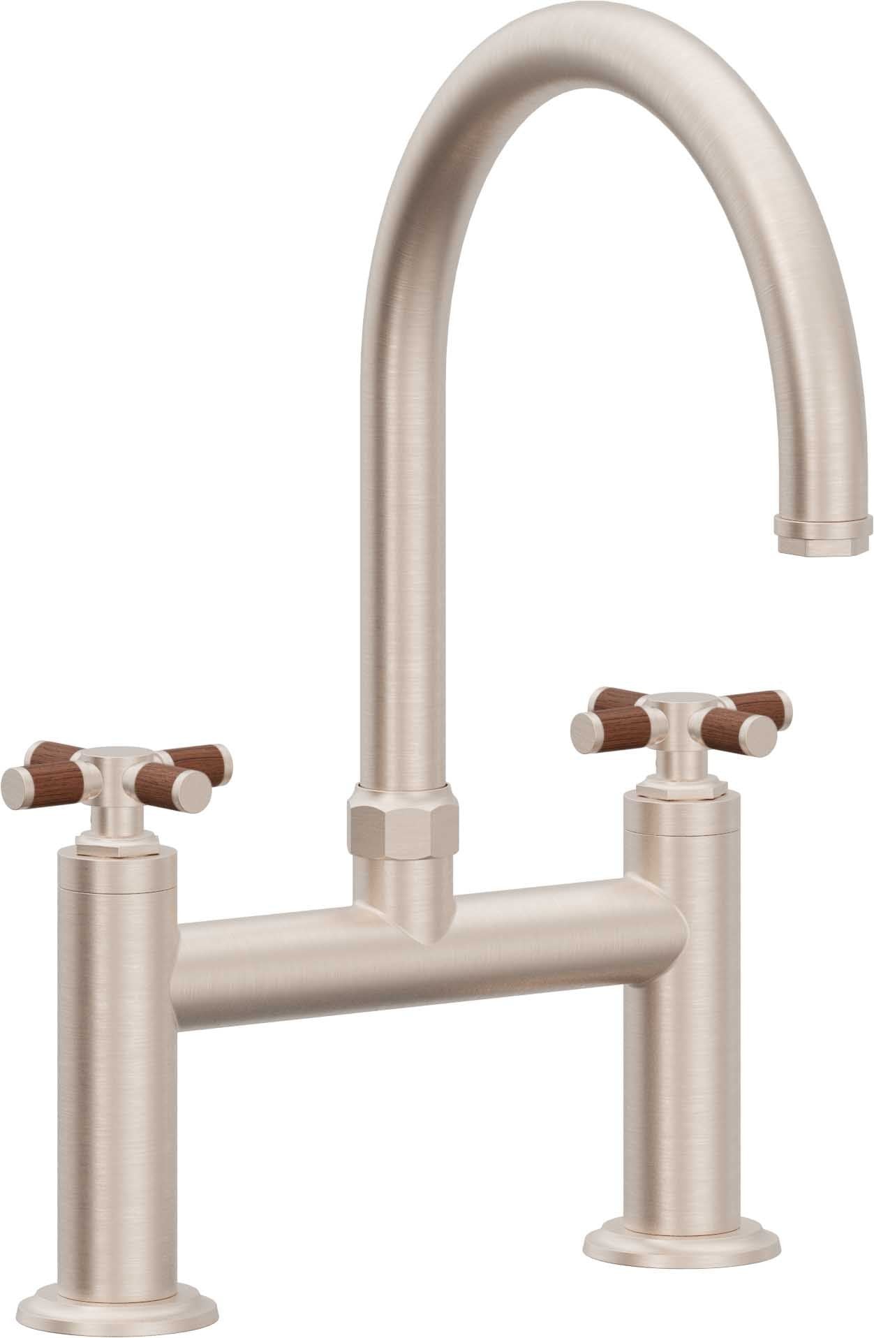 California Faucets Descanso Llave de Cocina Tipo Puente Industrial - Pico en Arco - Níquel Satinado