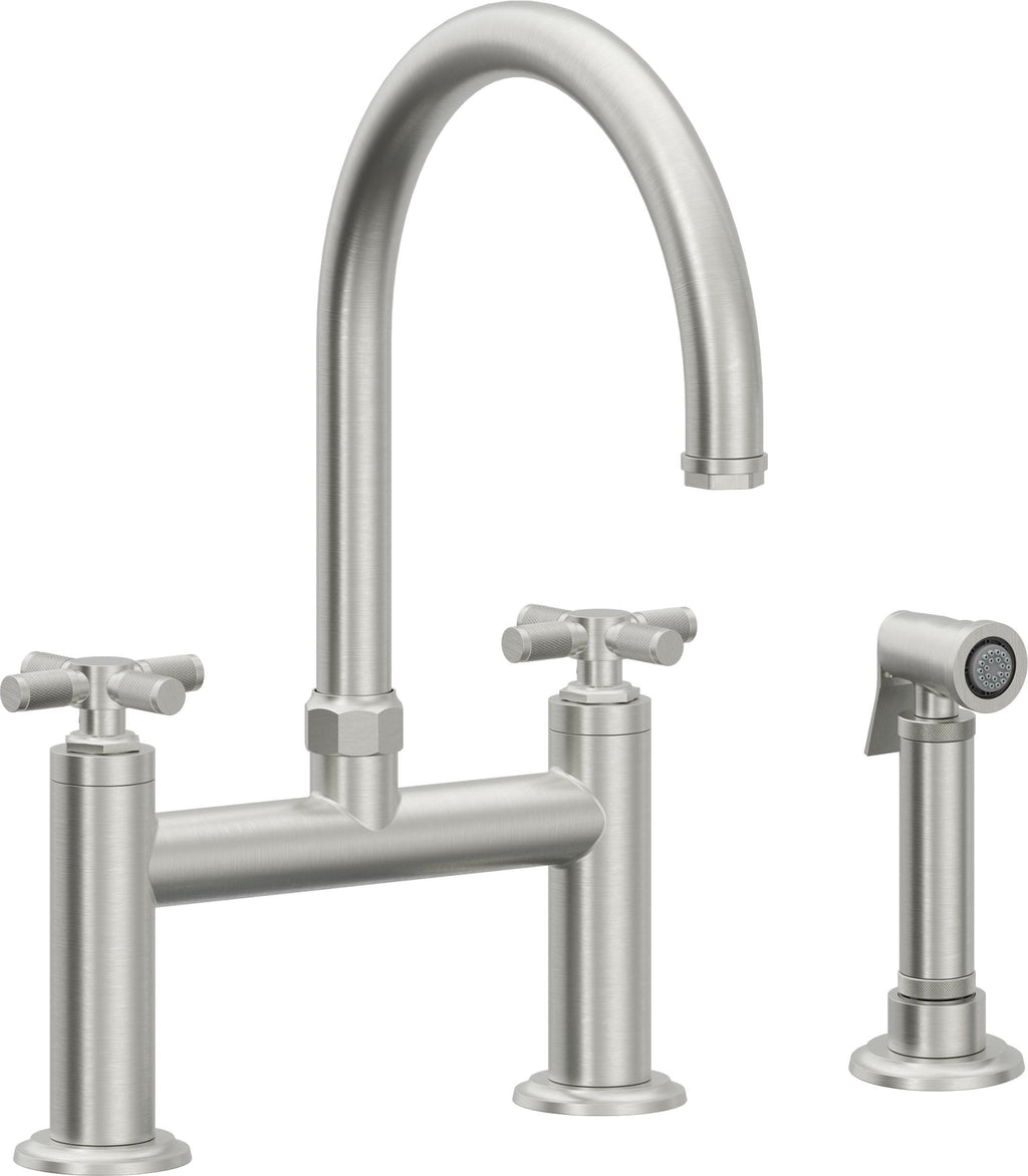 California Faucets Descanso Llave de Cocina Tipo Puente Industrial con Rociador Lateral - Pico en Arco - Cromo Satinado