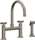 California Faucets Descanso Llave de Cocina Tipo Puente Industrial con Rociador Lateral - Pico en Arco - Grafito
