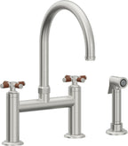 California Faucets Descanso Llave de Cocina Tipo Puente Industrial con Rociador Lateral - Pico en Arco - Cromo Satinado