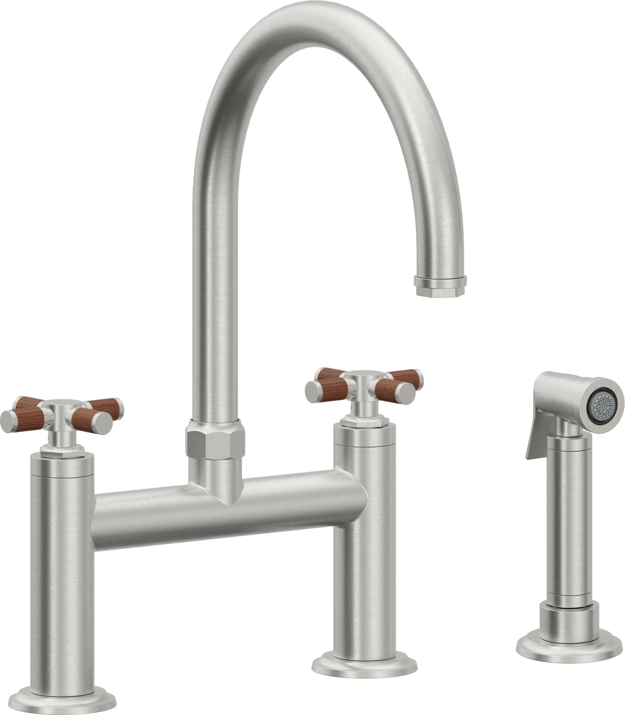 California Faucets Descanso Llave de Cocina Tipo Puente Industrial con Rociador Lateral - Pico en Arco - Cromo Satinado