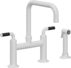 California Faucets Descanso Llave de Cocina Tipo Puente Industrial con Rociador Lateral - Pico Cuadrado - Blanco Mate