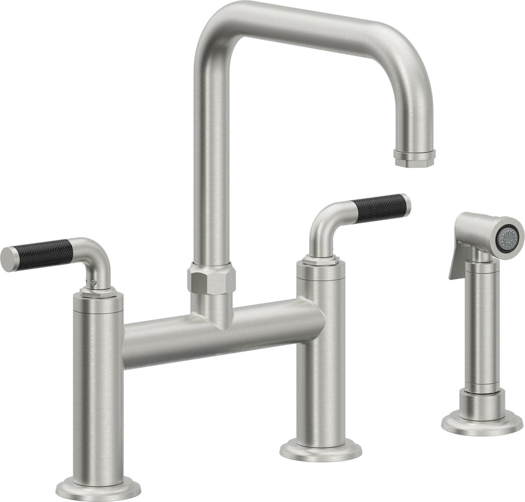 California Faucets Descanso Llave de Cocina Tipo Puente Industrial con Rociador Lateral - Pico Cuadrado - Cromo Satinado