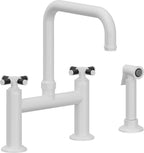 California Faucets Descanso Llave de Cocina Tipo Puente Industrial con Rociador Lateral - Pico Cuadrado - Blanco Mate