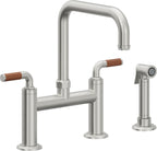 California Faucets Descanso Llave de Cocina Tipo Puente Industrial con Rociador Lateral - Pico Cuadrado - Cromo Satinado