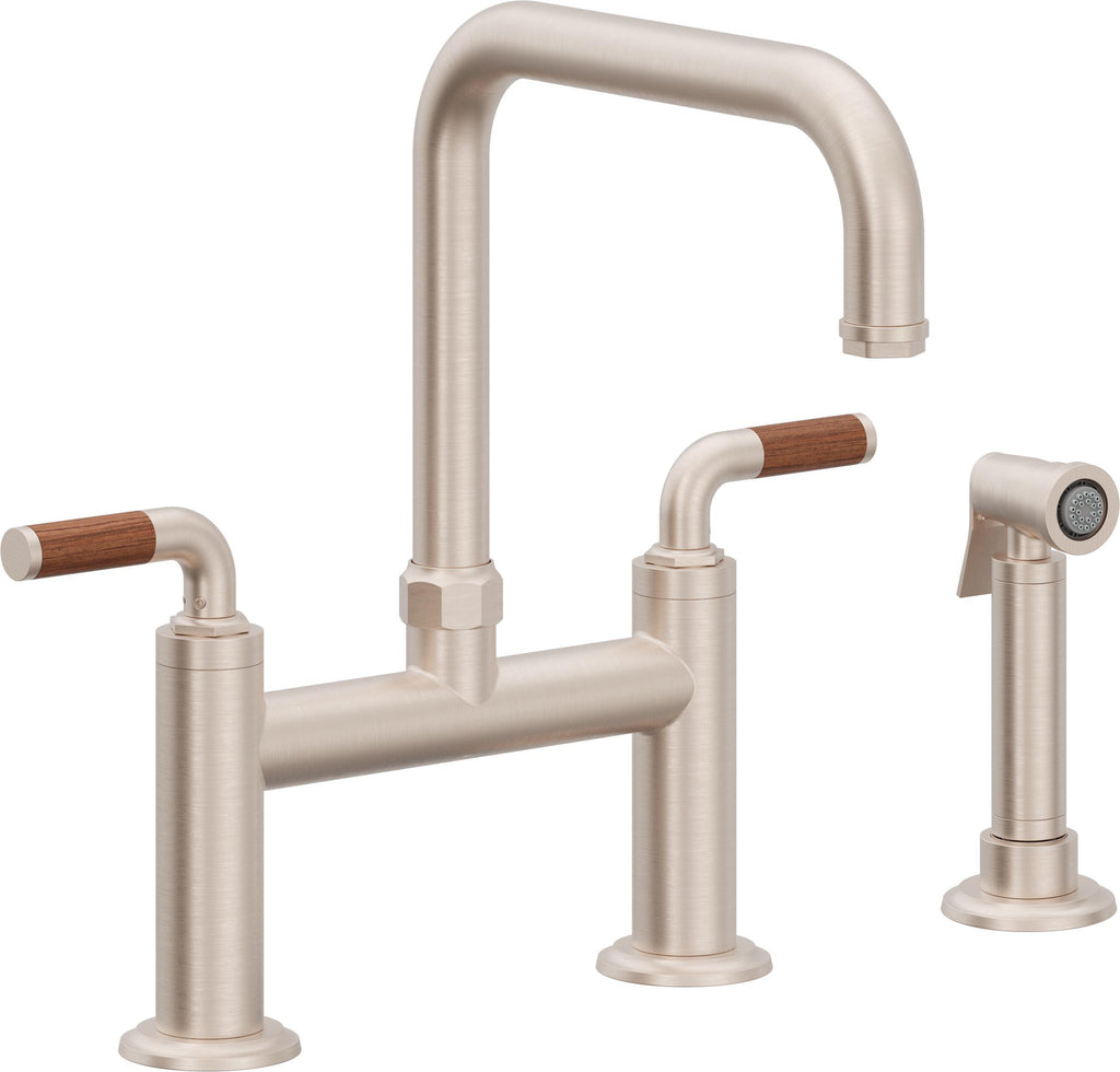 California Faucets Descanso Llave de Cocina Tipo Puente Industrial con Rociador Lateral - Pico Cuadrado - Níquel Satinado