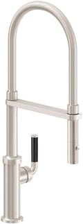 California Faucets Descanso Llave de Cocina Culinaria Extraíble Industrial con Rociador de Botón — Latón Antiguo Mate / Palanca de Fibra de Carbono