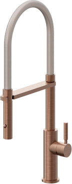 California Faucets Corsano Llave de Cocina Culinaria de Extraccion Contemporanea con Rociador de Boton - Cobre Antiguo Mate