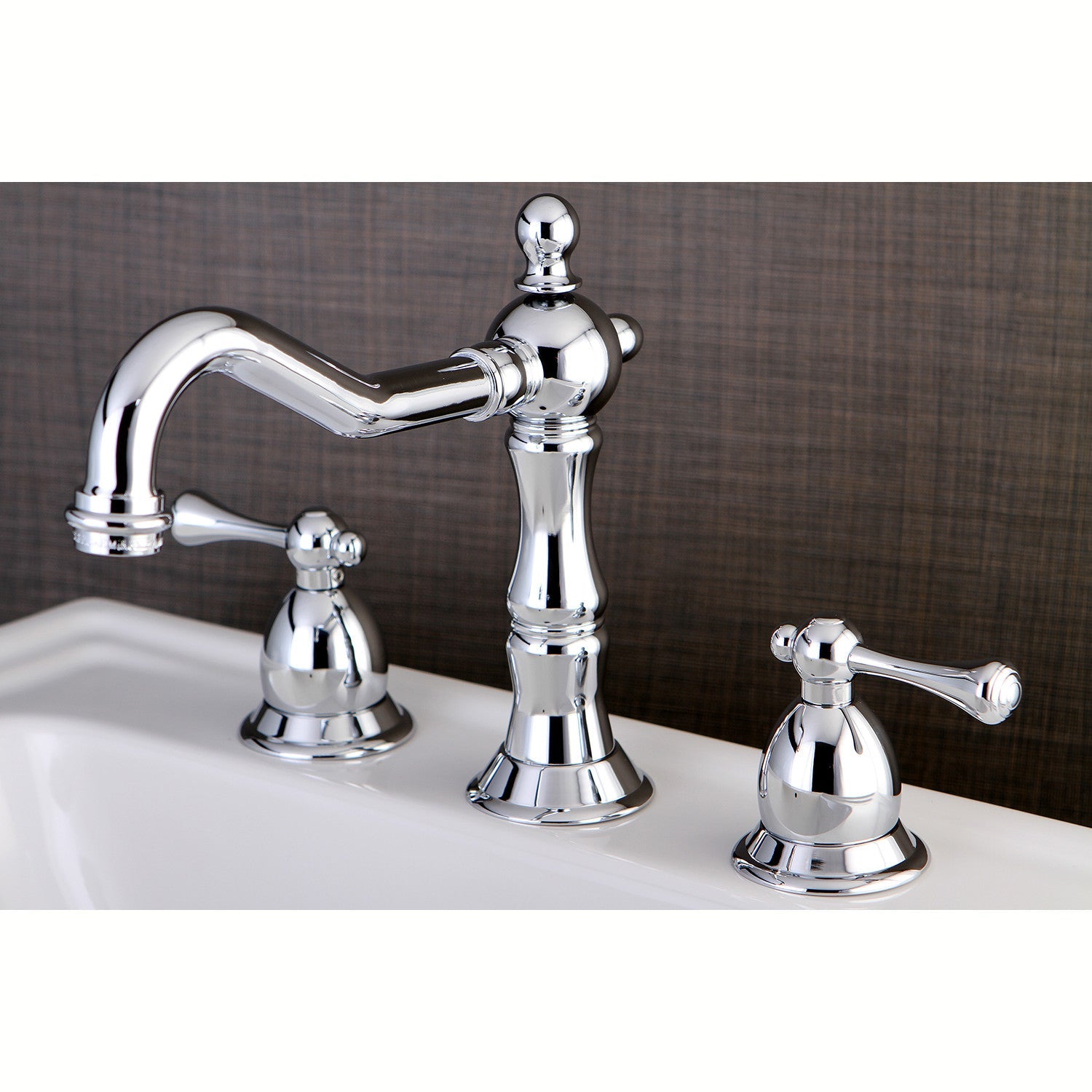 Kingston Brass Heritage - Llave de Lavabo Widespread (3 Orificios), con Dos Manerales — Ambientación 1