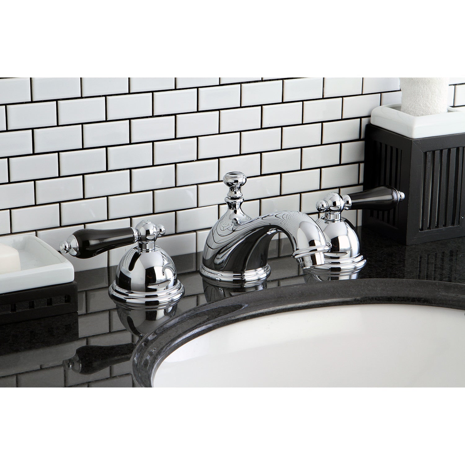 Kingston Brass Duchess - Llave de Lavabo Widespread (3 Orificios), con Dos Manerales — Ambientación 1