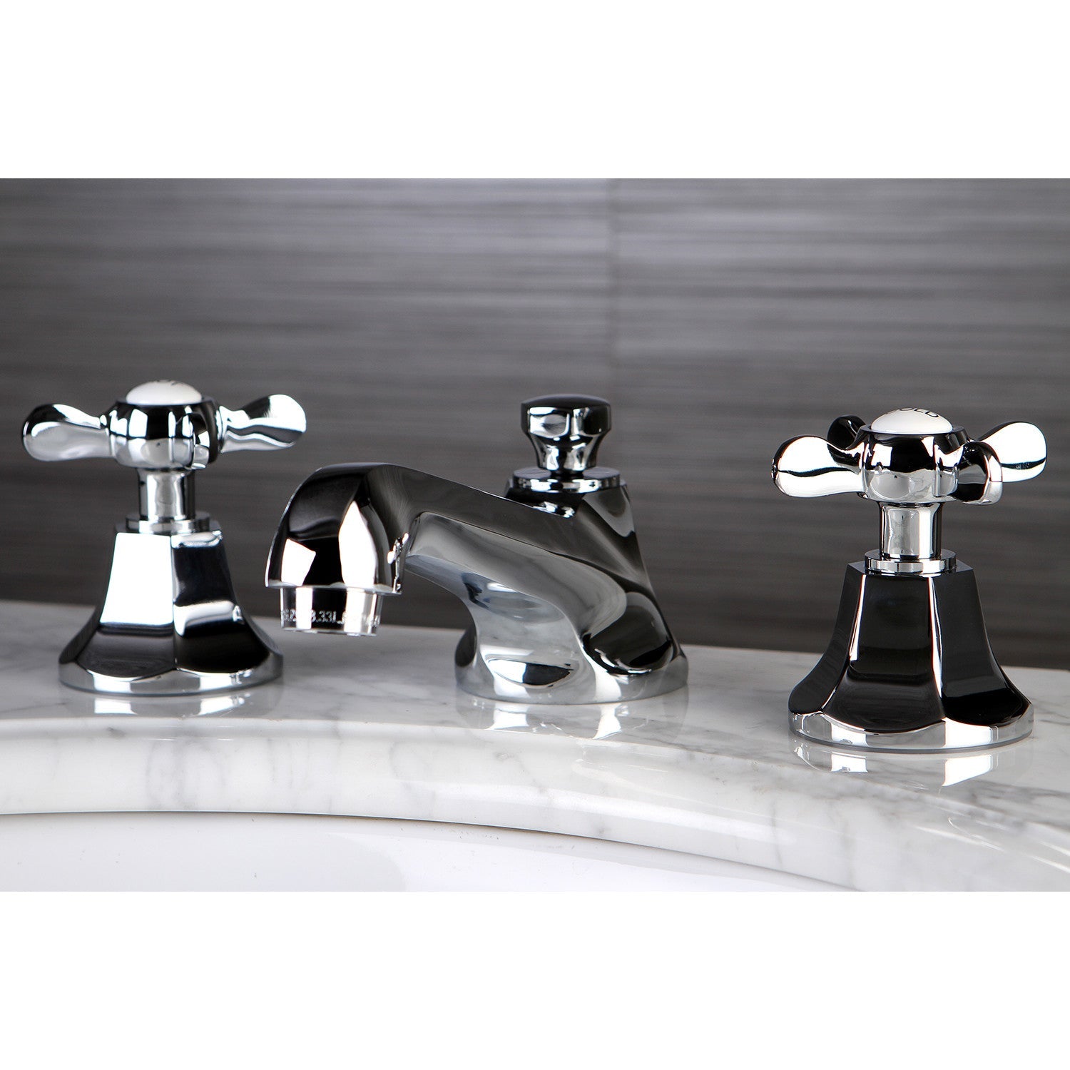 Kingston Brass Essex - Llave de Lavabo Widespread (3 Orificios), con Dos Manerales — Ambientación 1