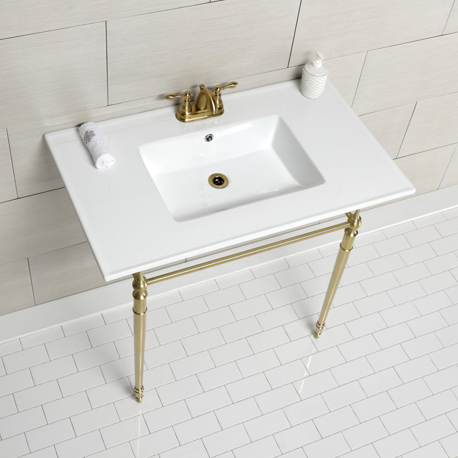 Kingston Brass Edwardian lavabo consola — vista