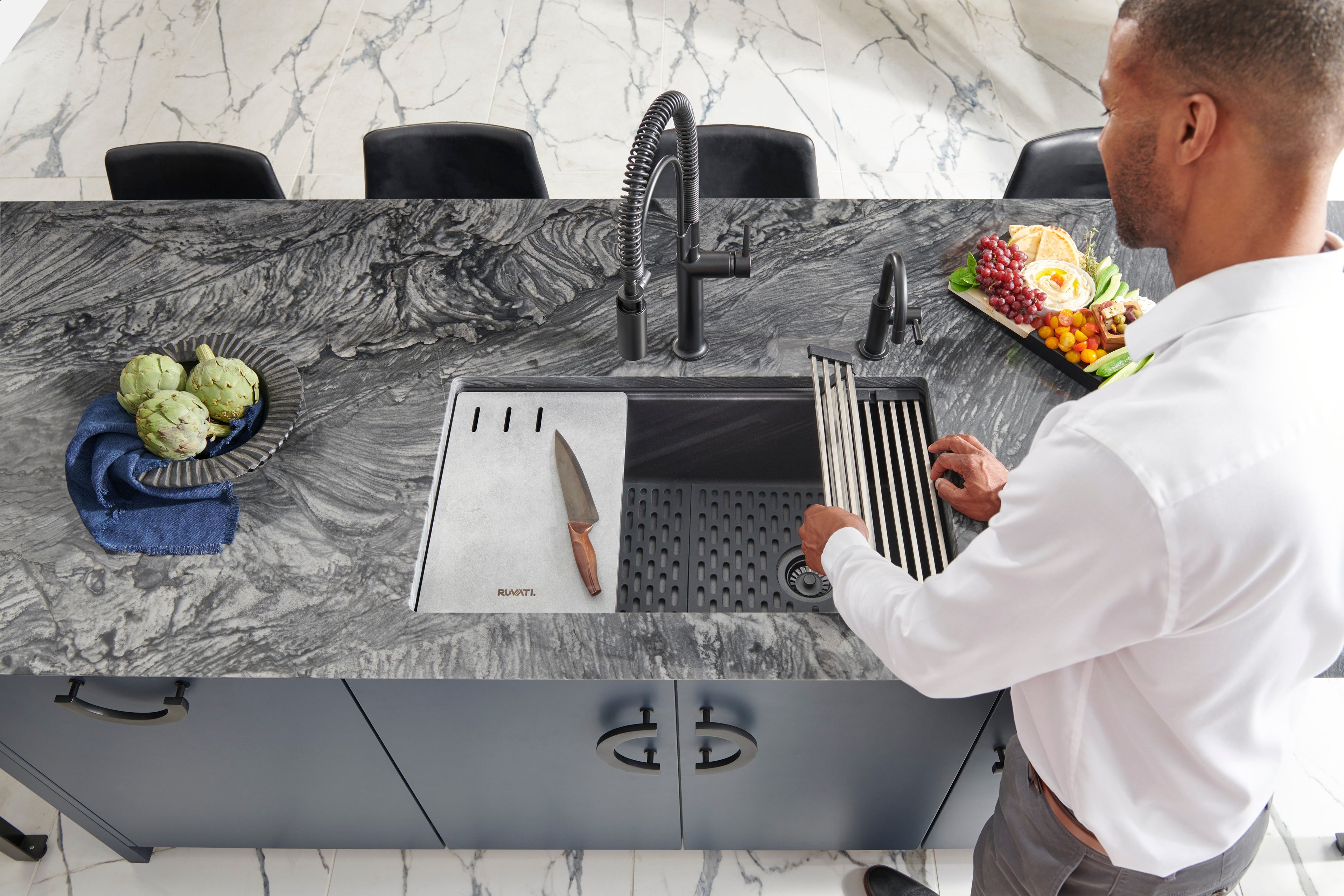 Ruvati epiStage — Tarja Workstation de Cocina en Granito Compuesto — Negro Mate — 2