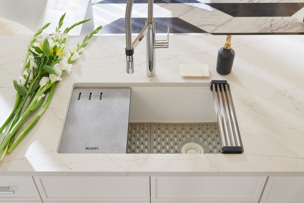 Ruvati epiStage — Tarja Workstation de Cocina en Granito Compuesto — Blanco Ártico — 4
