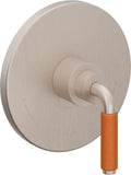 California Faucets Cayucos Balance de Presión Doble - Palanca de Porcelana Naranja - Níquel Satinado
