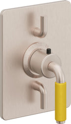 California Faucets Cayucos StyleTherm con Control de Volumen Doble - Palanca de Porcelana Amarilla - Níquel Satinado