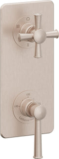 California Faucets Miramar StyleTherm Vista™ - Placa Cuadrada Sencilla (9" x 4"), Cartucho de 3 Salidas Compartidas, 1 Manija de Palanca y 1 Manija de Cruz