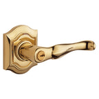 Baldwin Hardware Juego de Entrada con Llave 5237 — Manija Bethpage con Roseta Bethpage — Latón pulido Lifetime (PVD)