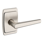 Baldwin Hardware Manija L024 con Roseta R046 — Níquel satinado Lifetime — Paso