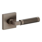 Baldwin Hardware Manija L030 Knurled Gramercy con Roseta R017 — Níquel grafito Lifetime — Paso
