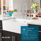 Elkay Tarja Fireclay 33" x 19-15/16" x 9-1/8" de Dos Tazones Farmhouse Workstation (Kit) con Aqua Divide Blanco — ambiente de cocina