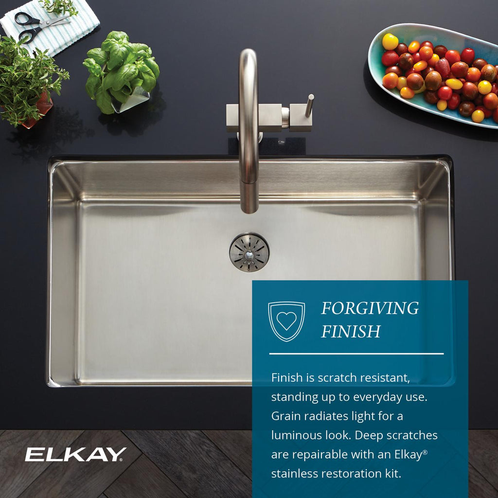 Elkay Tarja Lustertone Iconix® Calibre 18 Acero Inoxidable 32-3/4" x 19-1/2" x 9" de Dos Tazones Bajo Cubierta — ambiente de cocina