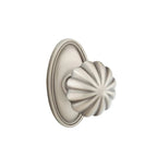 Peltre · Oval Rosette