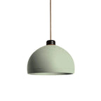 lámpara colgante de concreto color menta con canope negro