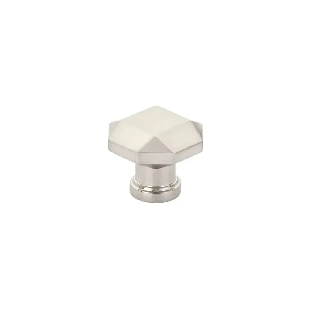 Schaub Perilla Menlo Park Faceted, 1-1/4" — Níquel Cepillado